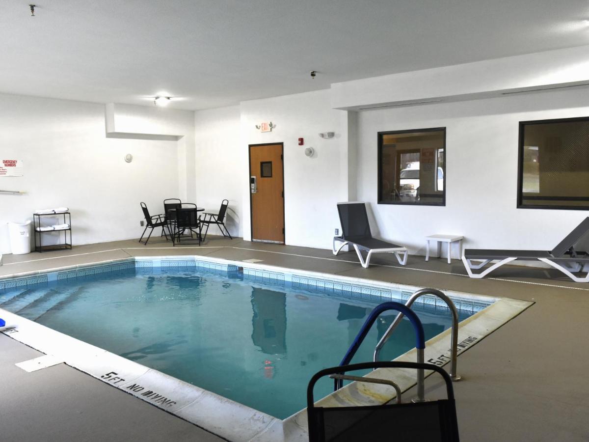 Quality Inn & Suites Brooks Louisville South Exterior photo